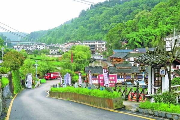 乌当区王岗村：从“穷山村”到“庖汤第一村”