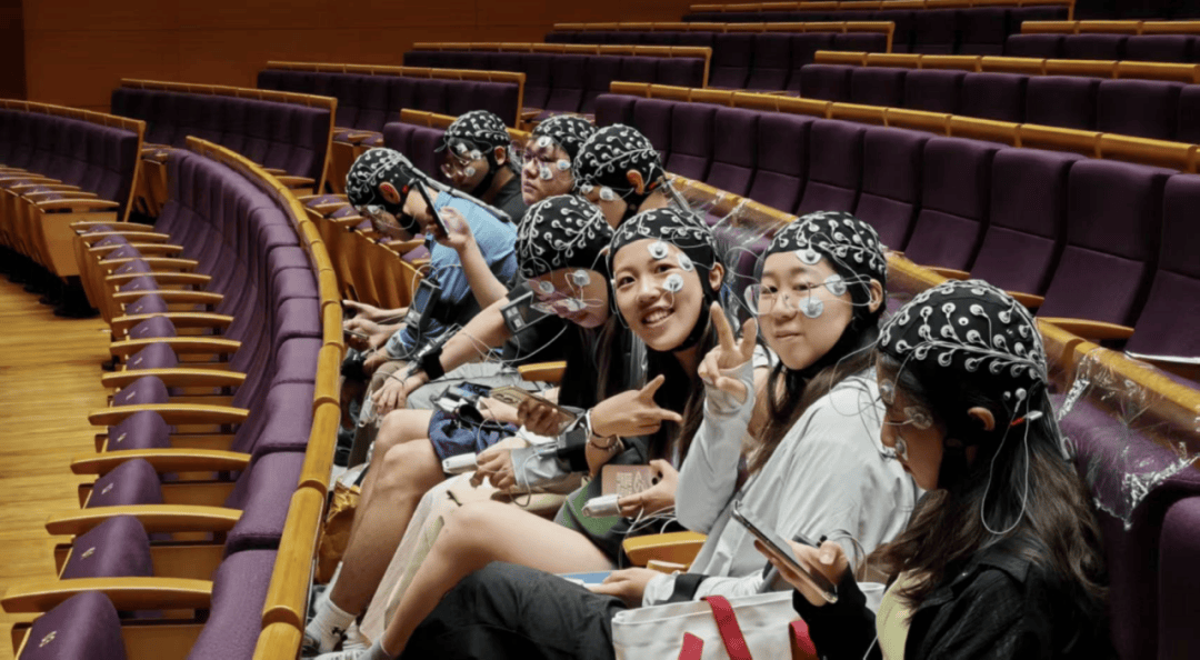 戴“头套”看《咏春》，是什么神秘高科技组织？清华大学回应