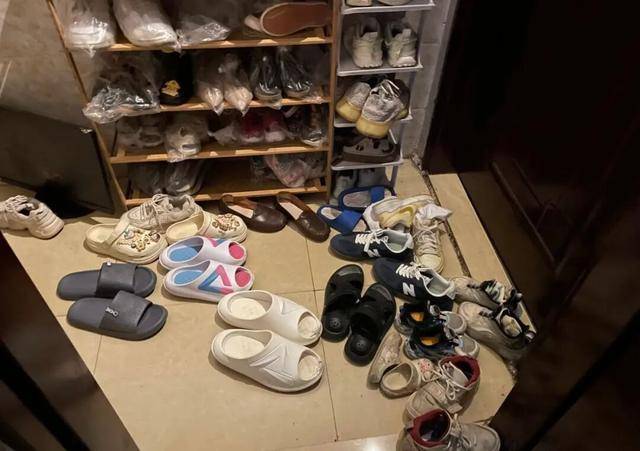 物业“不让门口放鞋子”，门口放鞋柜违法吗？