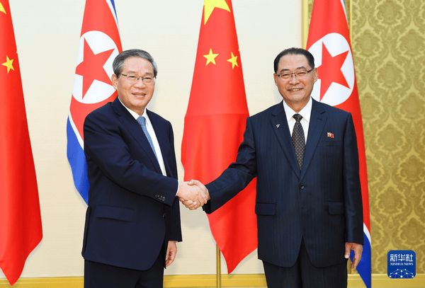 李强同朝鲜内阁总理朴泰成会谈