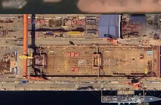 福建舰服役!曾有蒸汽弹射临时改电弹图纸传闻?有哪几点变化?