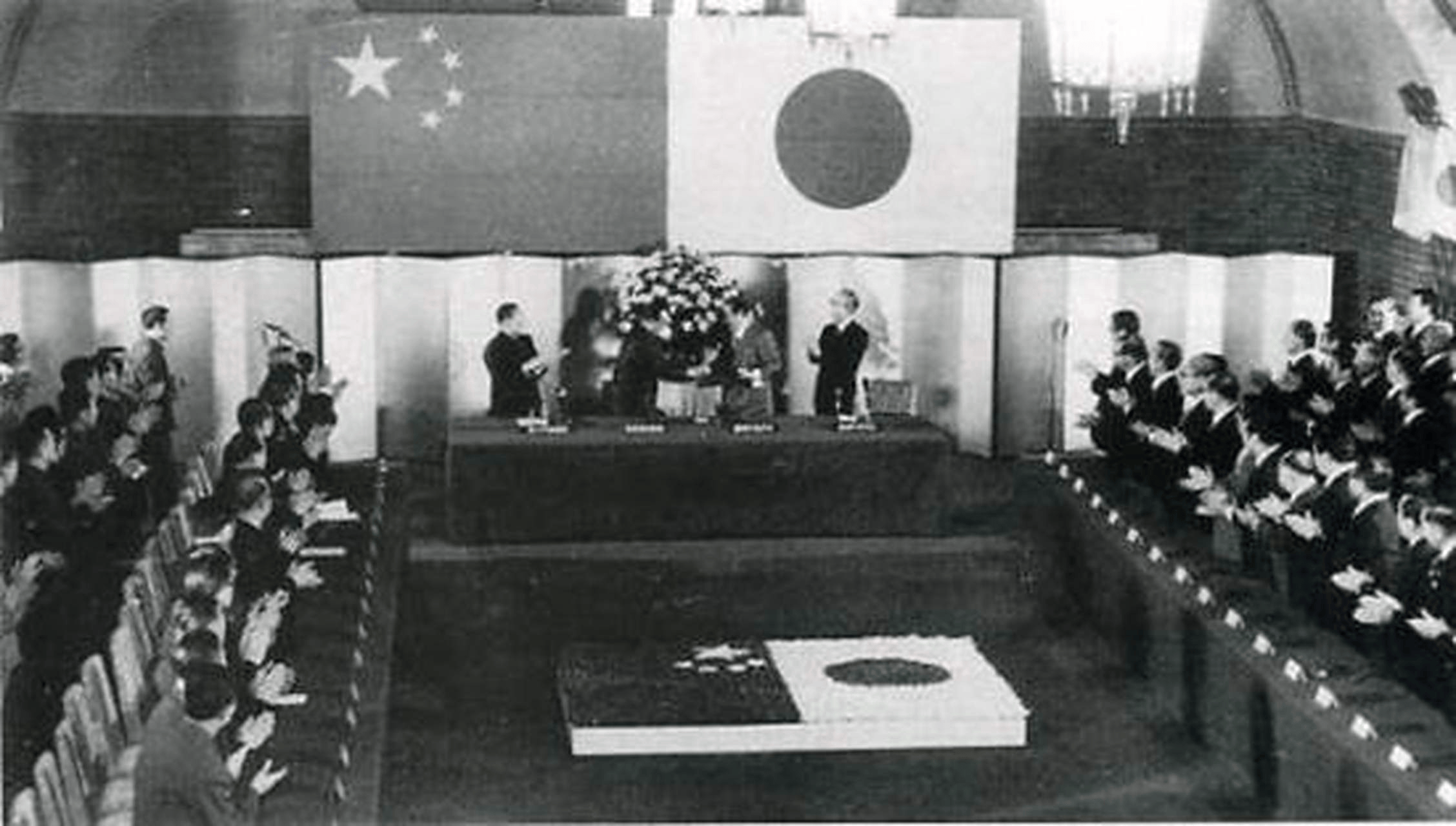 江宇舟:高市早苗如此盼望“有事”,就让她体验一下“多事之秋”