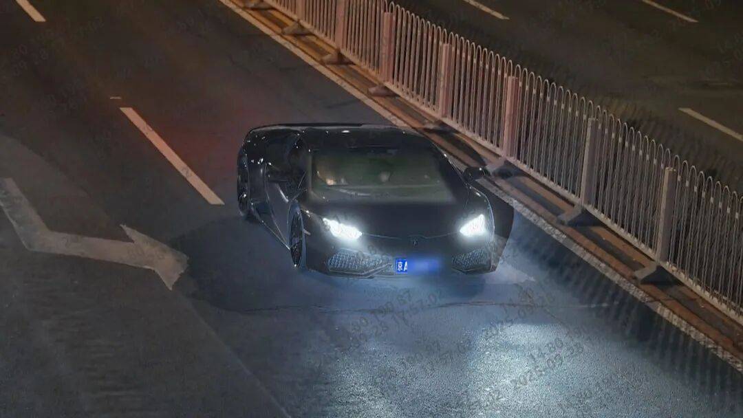 多名未成年人驾兰博基尼深夜炸街，警方回应