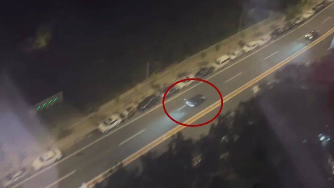 多名未成年人驾兰博基尼深夜炸街，警方回应