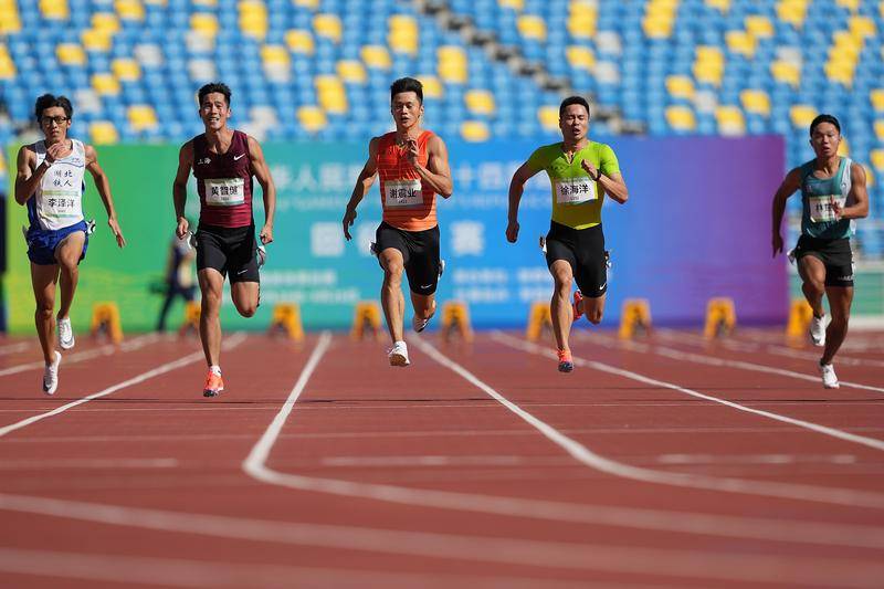 新科百米冠军：半路出家的跑者 做梦都没想到拿金牌