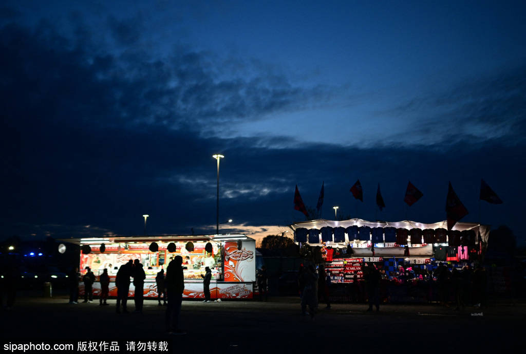 托尼：泽林斯基和博尼表现很棒，搞不明白齐沃为什么换他们
