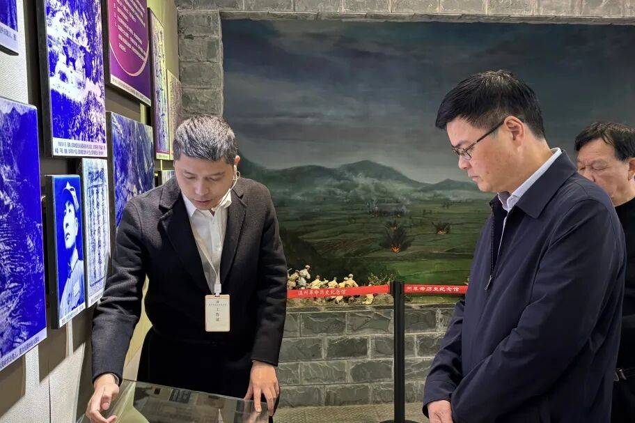 中共温州市委常委、秘书长陈应许莅临我馆指导