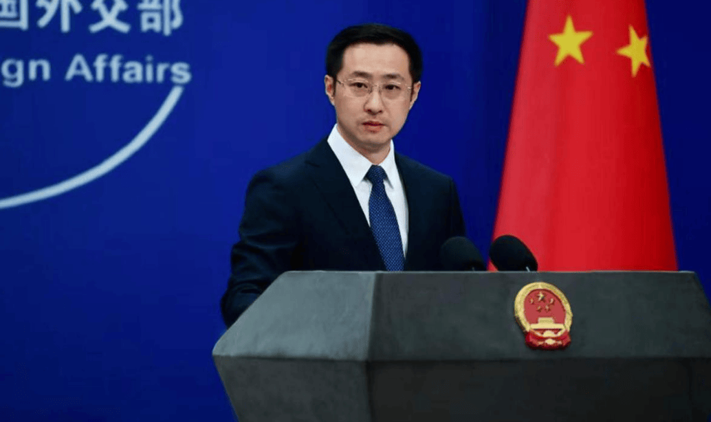 中方刚买了美国大豆，特朗普就签署涉台法案，外交部回应反将一军！