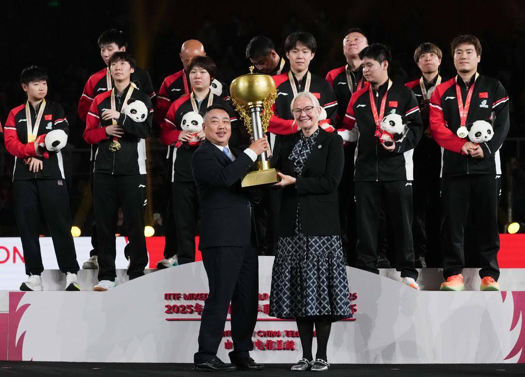 国乒混团世界杯卫冕 王励勤称赞林诗栋:“找到感觉啦!”