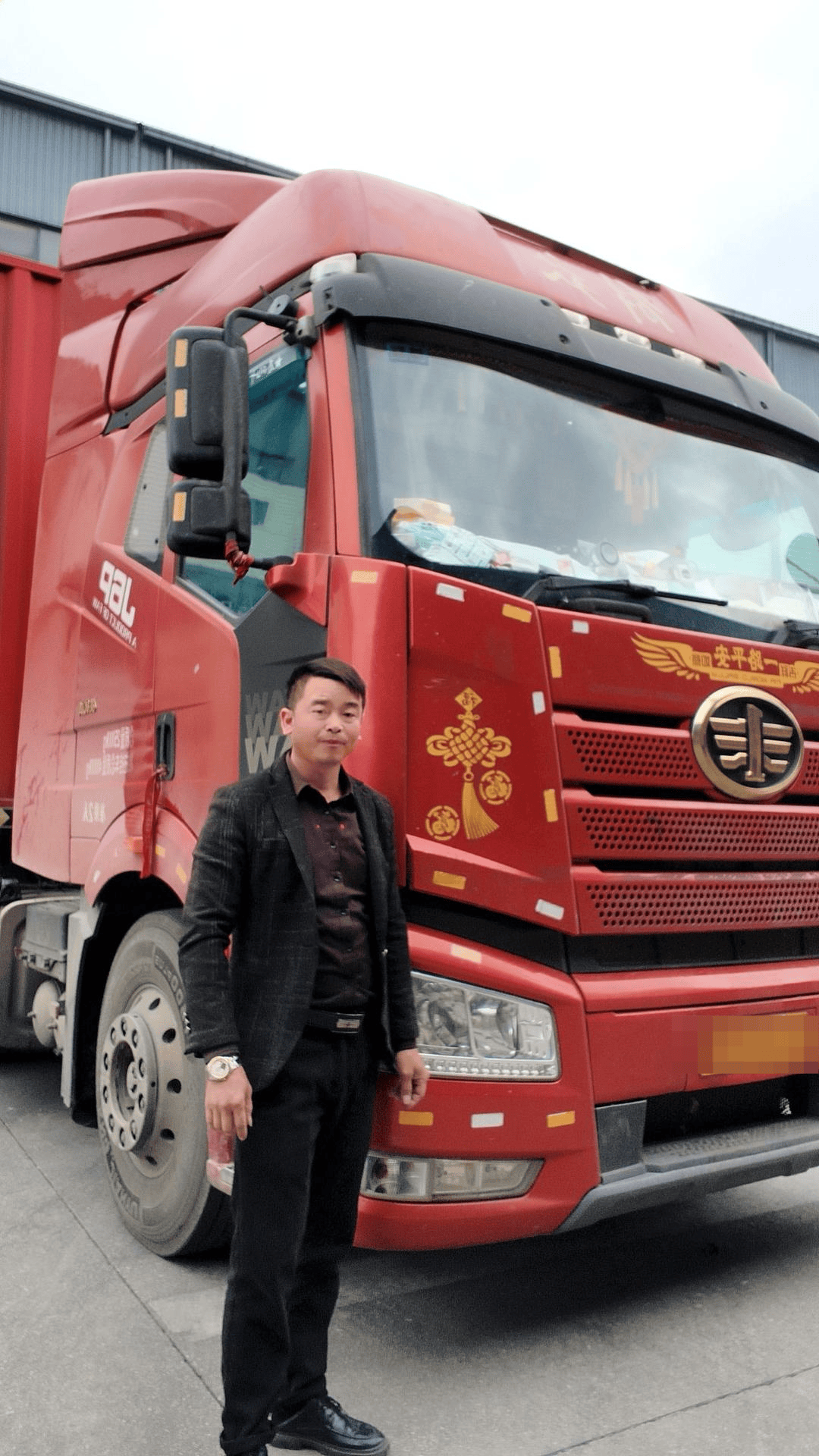 “最幸运卡车司机”半年涨粉40万：在断桥上死里逃生后，希望成为农产品带货主播丨2025未完待续