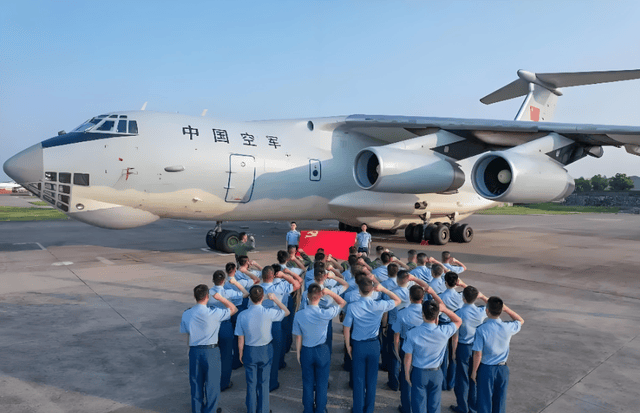 中国反潜巡逻机远海训练遭外军“拦截”，为何没有战机护航？