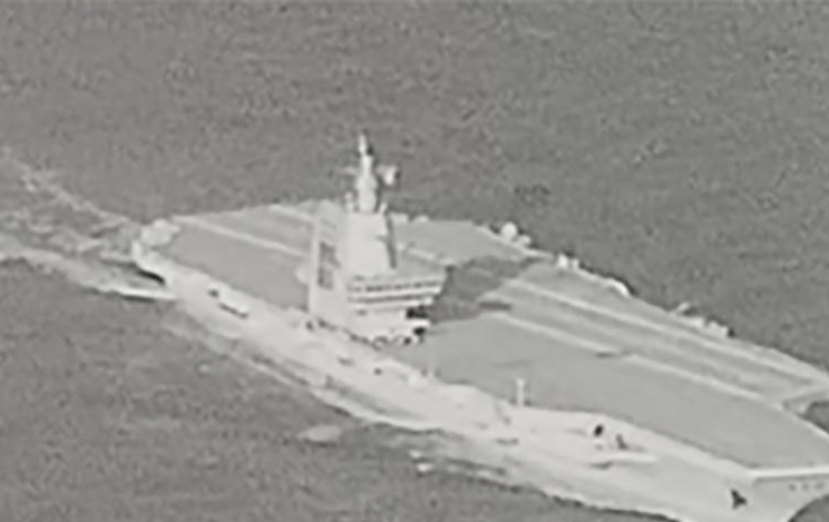 对峙升级，台军公布F16V“锁定”歼16画面，距开火只剩一个按钮？