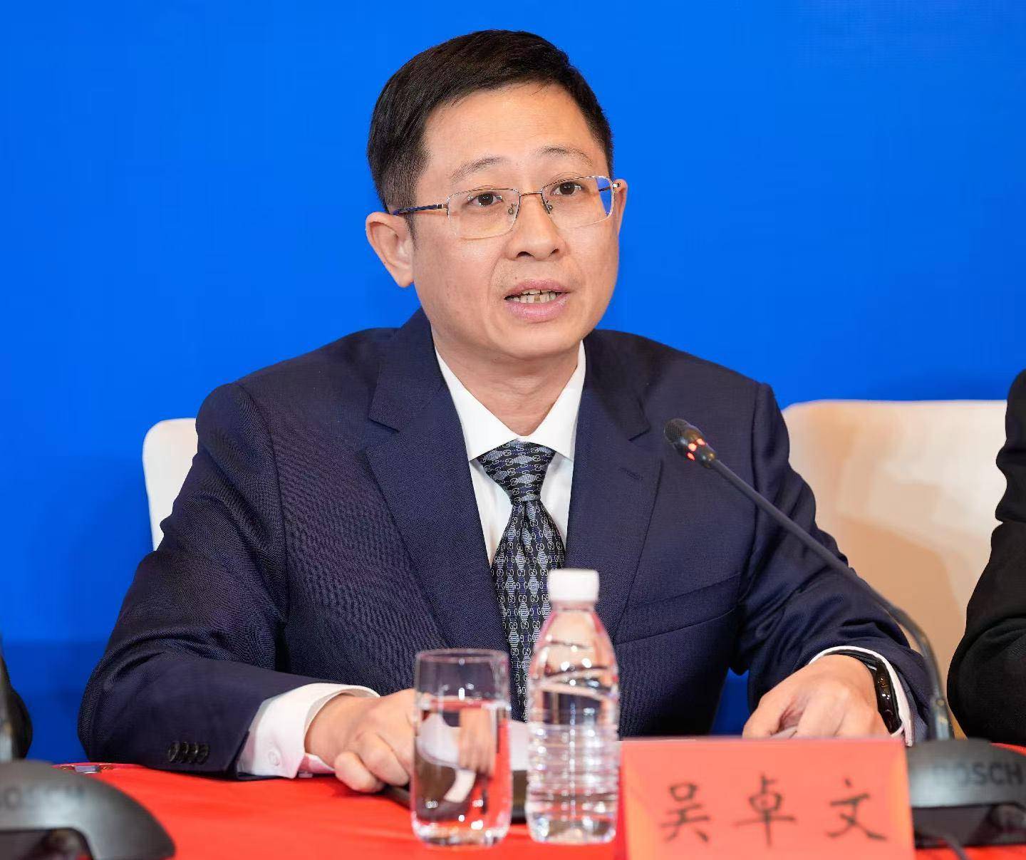 珠海市发改局局长吴卓文揭2026年施工图，开局即冲刺