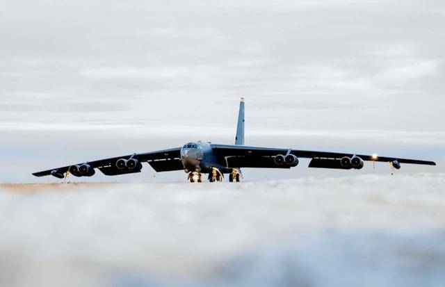 200架B-21+300架F-47！美智库：500架战机，就能打到中国内陆