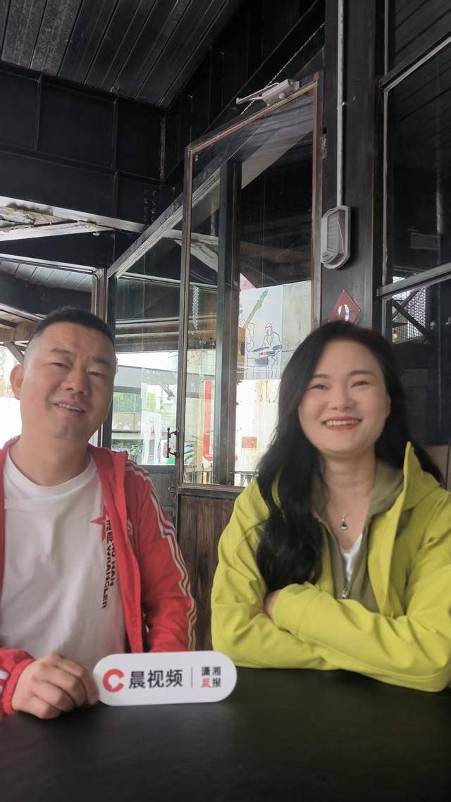 “顺子，你别去！”长沙一女子劝阻丈夫救火未果后发视频表扬：尽管摔一跤却始终冲上去
