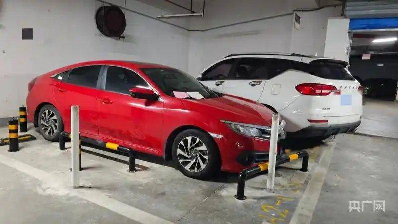 公职人员占车位耍横，特权思维何时能“挪车”？｜正观快评
