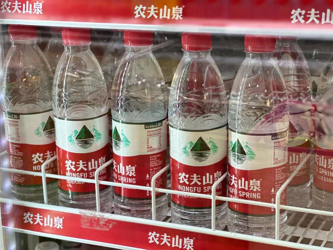 钟睒睒“炮轰”电商平台，吴晓波发声：他看到疾病却给错药方