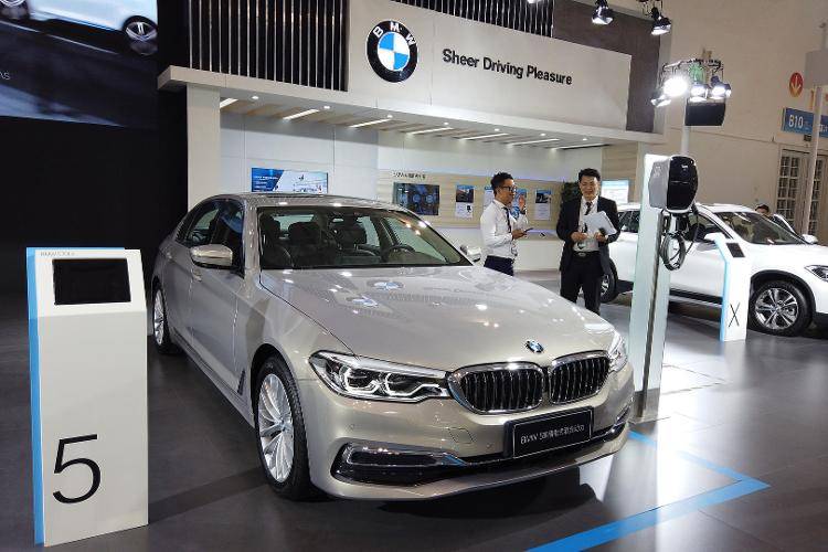 是真的，宝马5系都跌到28万了……