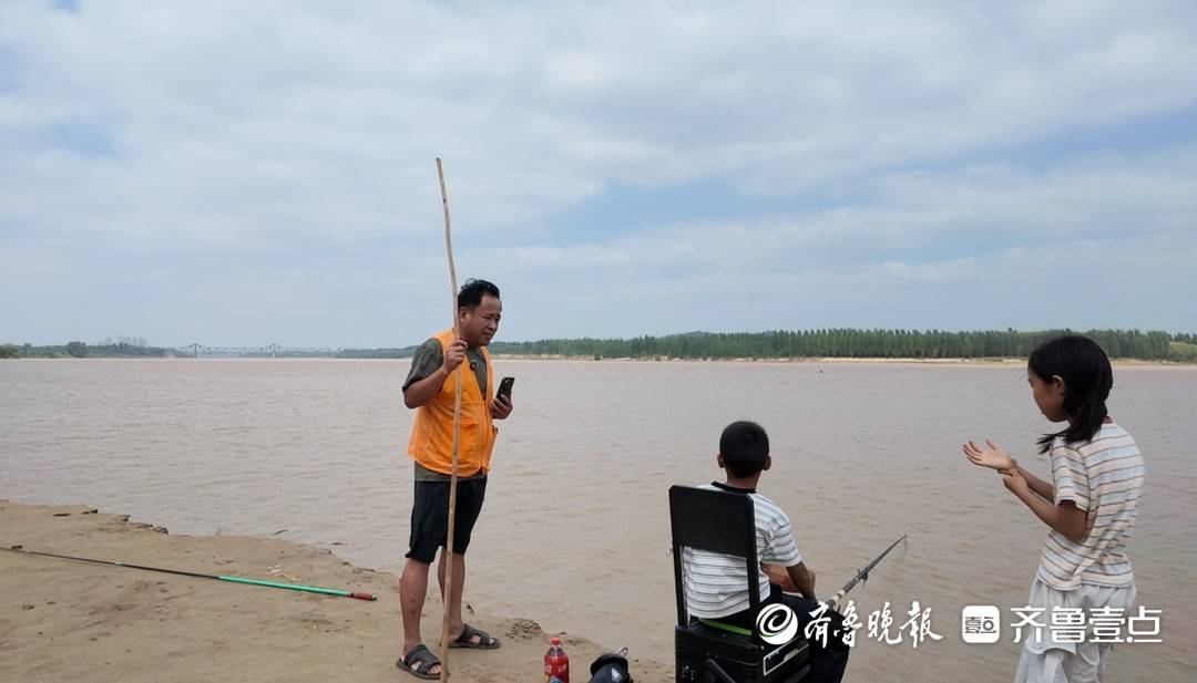 “我撵走的都是活的！”一个山东农民15年的黄河“阻泳”路