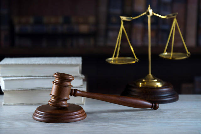 女子改嫁小叔生子后离家30余年，儿子务工身亡获赔118万元，她现身起诉分割赔偿金！判了