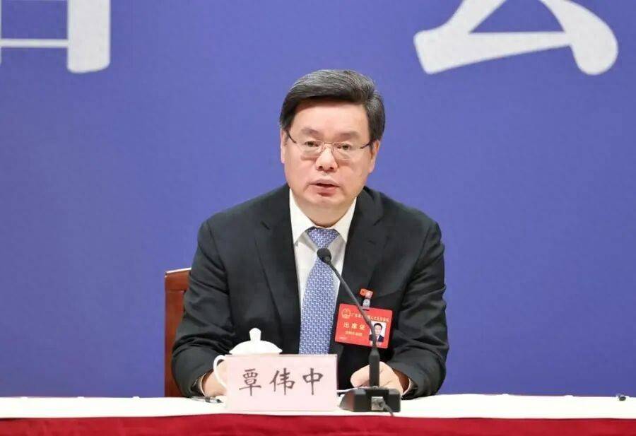 辞职不到1个月，深圳原市长覃伟中落马；受贿1.48亿，宋朝华被判死缓！